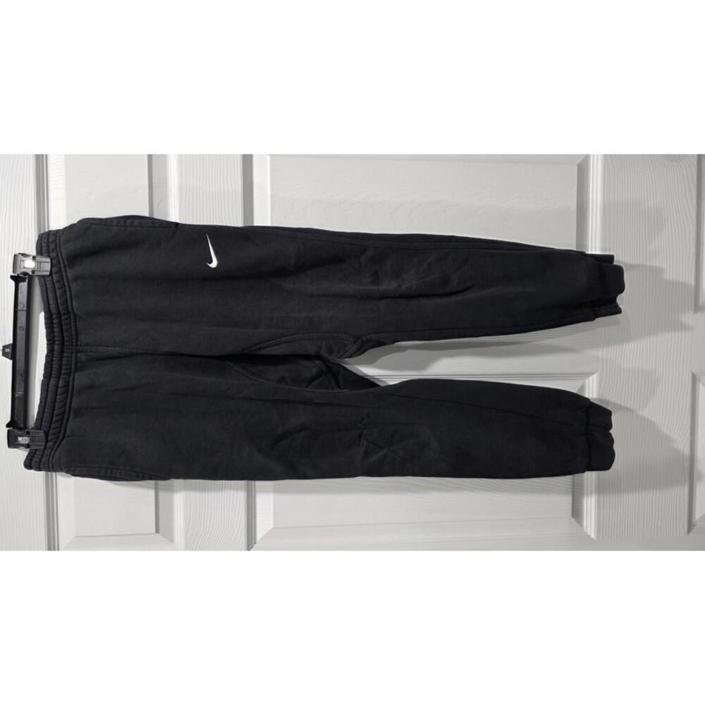 Nike Black Athletic Sweatpants with Iconic Swoosh